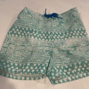 Boys size 4T Vineyard Vines Swim Trunks in great condition
